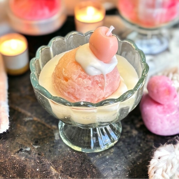 ⚠️SALE Candle // Handmade Pink Ice Cream Candle SEND OFFERS - Picture 3 of 5